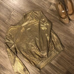 NWT gold top 💫💫🌼